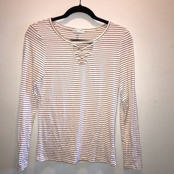 4/$25 Fitz+Eddie shirt - Picture 1 of 3